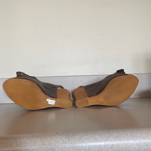 DOLCE VITA Wedges - Picture 5 of 5